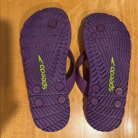NWOT Speedo Flip Flops Sandals Purple Pink Green Lettering - Picture 4 of 7